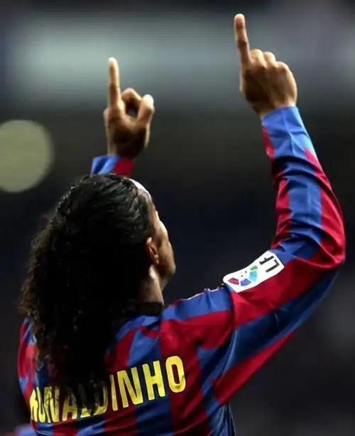 年来足球发 年来足球发