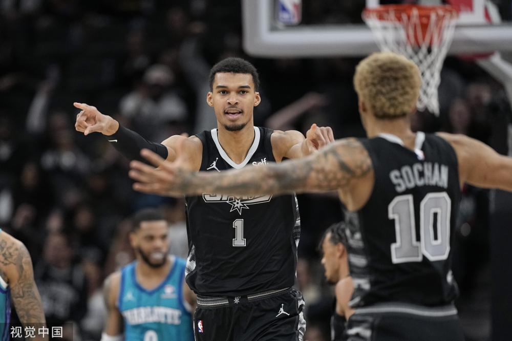 他不仅在球 他不仅在球